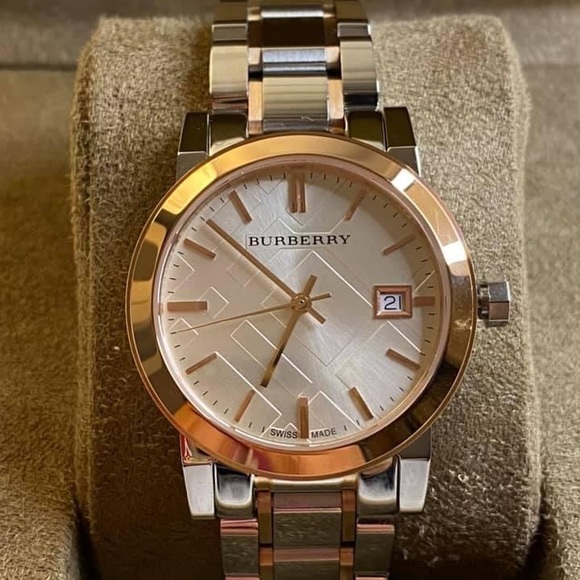 SOLD / Burberry Women Two-Tone Stainless Steel Watch
Swiss Made
Sapphire Crystal - Picture 1 of 12